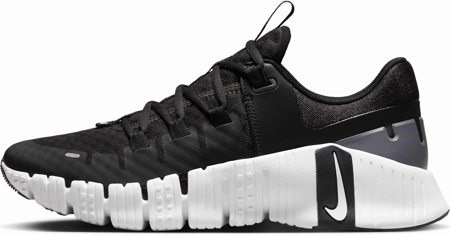 Nike Women's W Free Metcon 5 Sneaker, 0