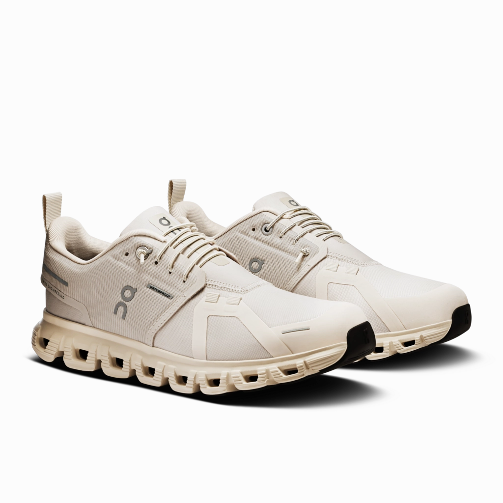 ON RUNNING CLOUD 6 WATERPROOF - PEARL & CREAM