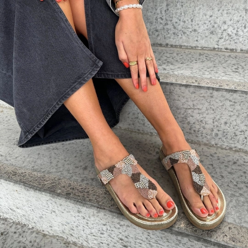 PEARLS AND GOLD - GOLD