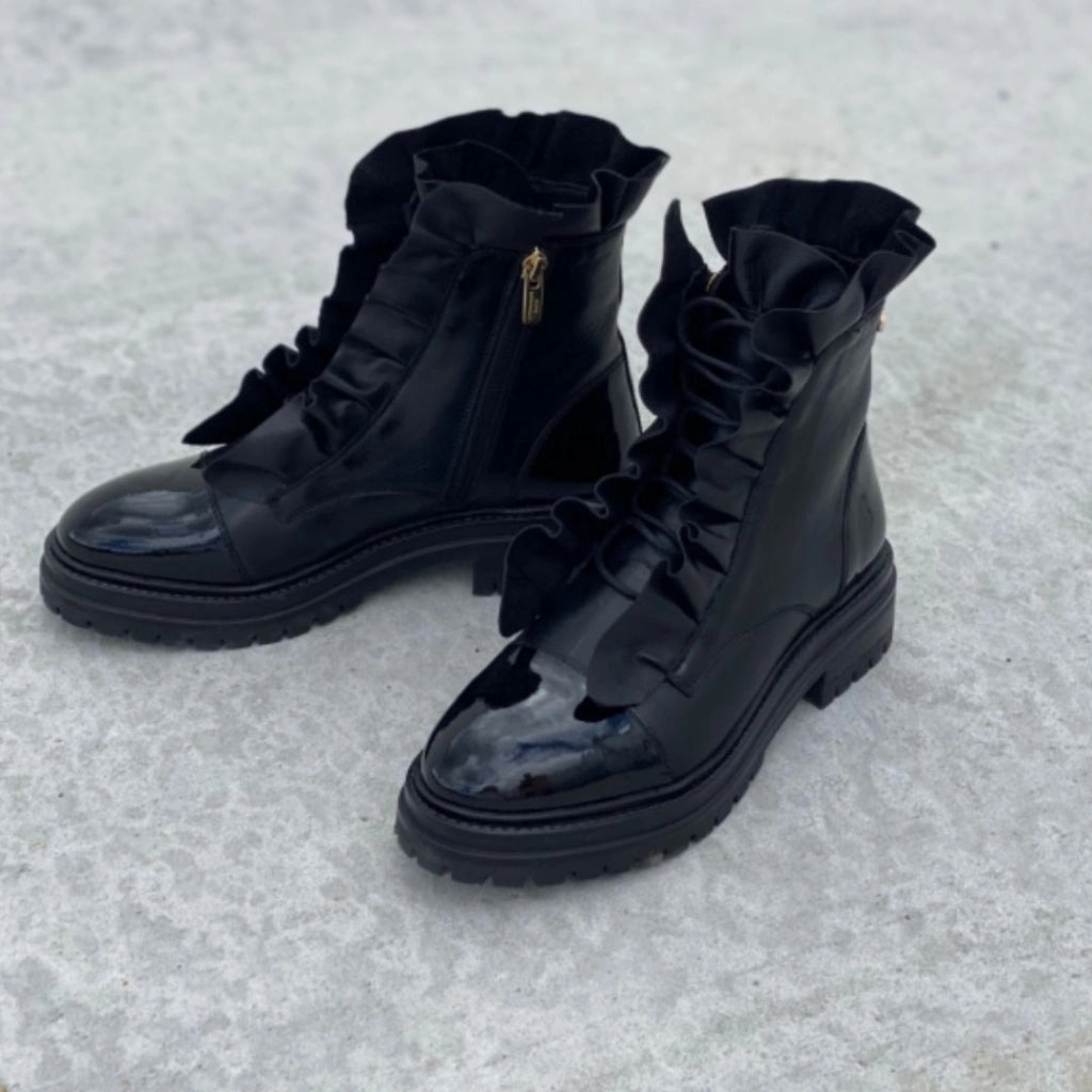 PRETTY 22 Copenhagenshoes by Josefine Valentin - Black patent