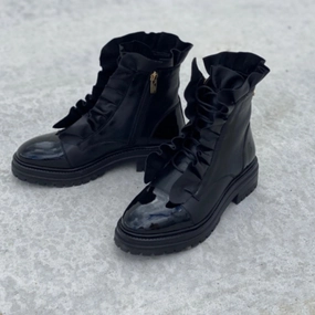 PRETTY 22 Copenhagenshoes by Josefine Valentin - Black patent