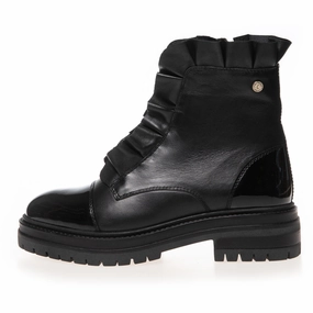 PRETTY - Black patent