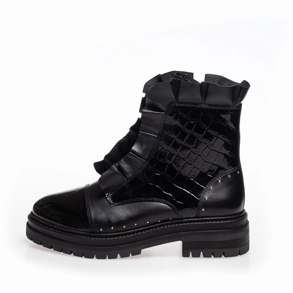 PRETTY HER - BLACK