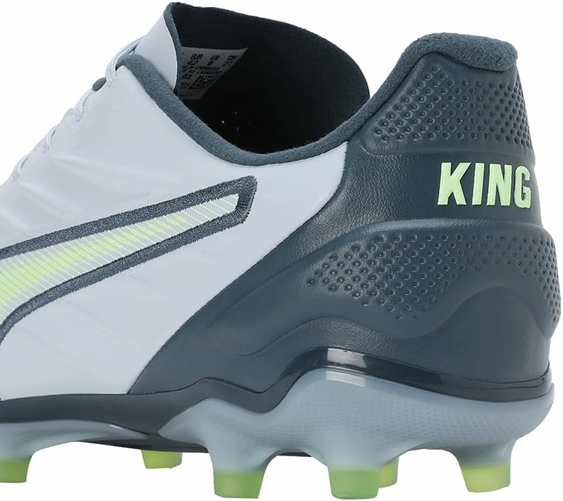 PUMA Men's Football Soccer Shoe