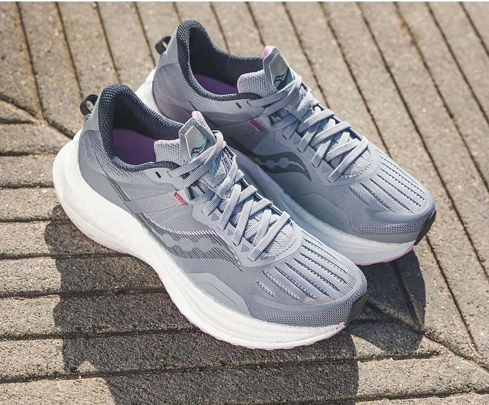 Saucony Women's Tempus Sneaker