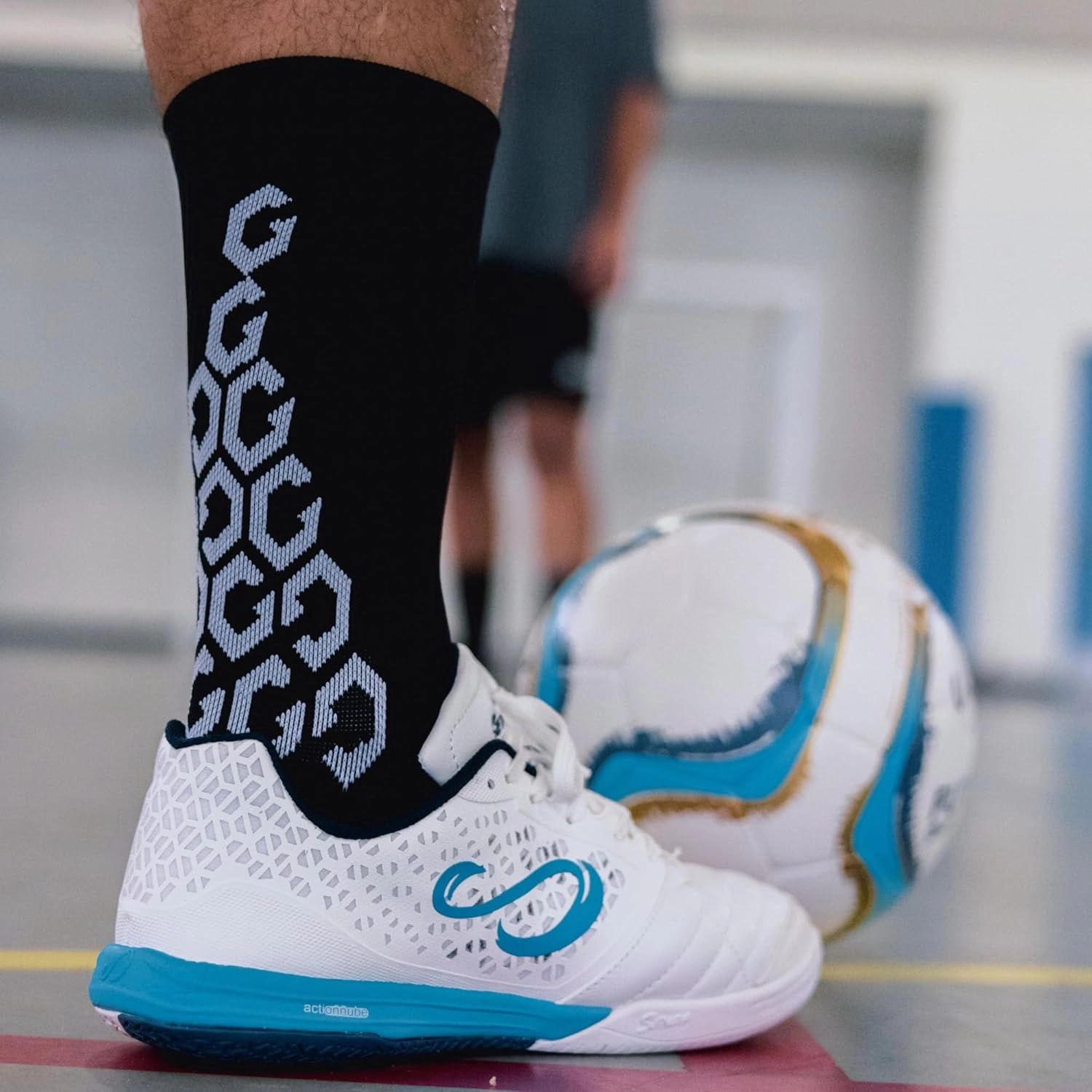SENDA Ushuaia Pro 2.0 Indoor Soccer, Court, and Futsal Shoes, Unisex, Adult and Youth Sizes