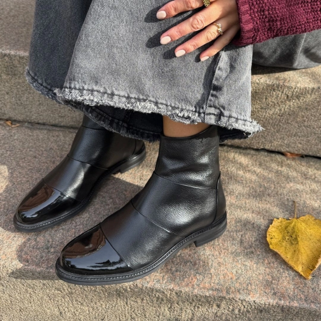 STEPHANIE - BLACK W/PATENT TOE
