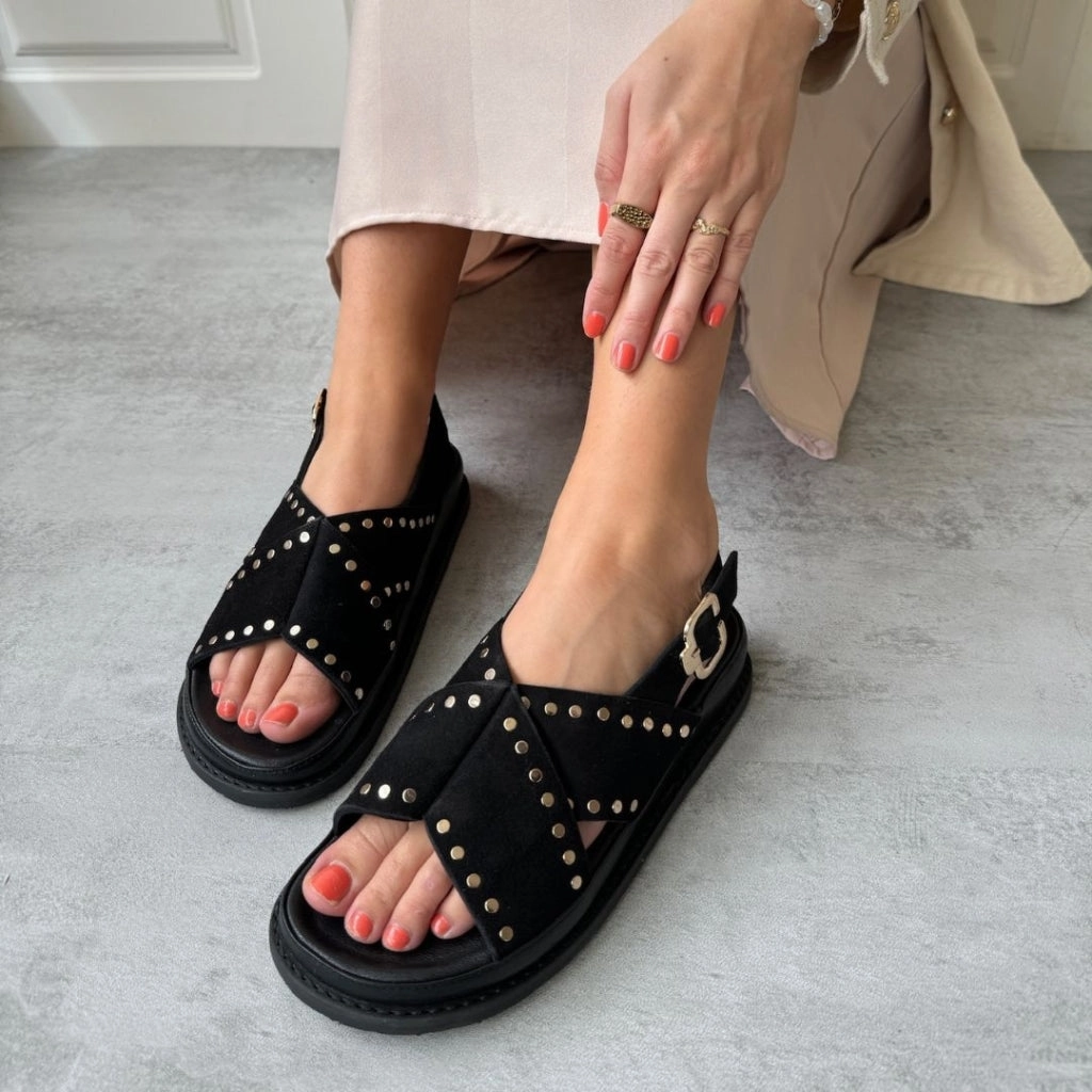 STRONGER STUDS - BLACK