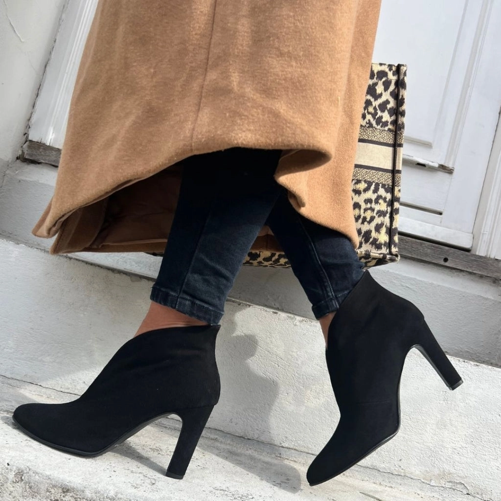 SUS 21 - Black