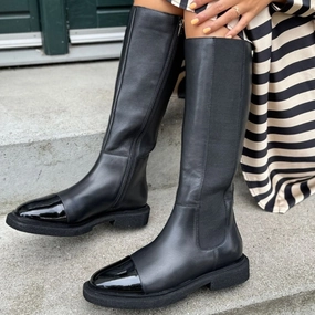 THE ART BOOT PATENT/TOE - BLACK