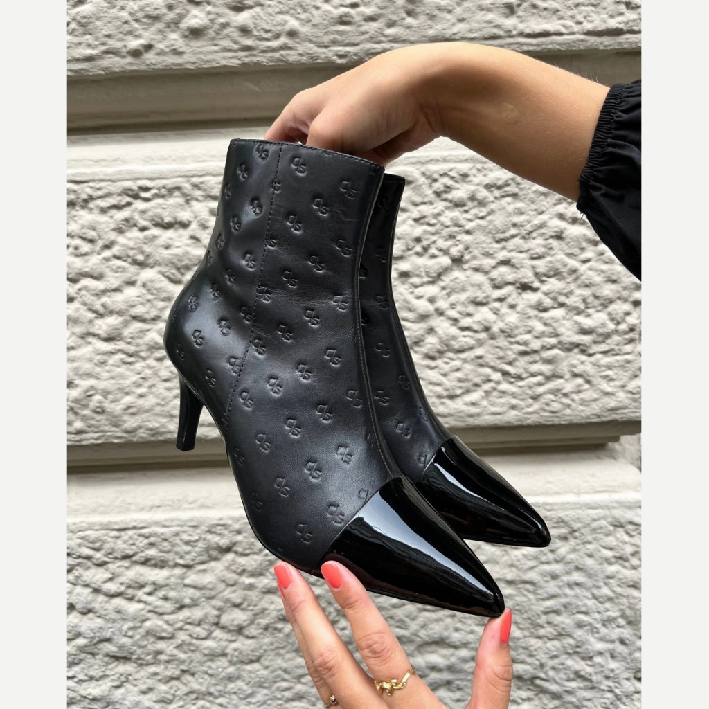 THE BRAND BOOT - BLACK