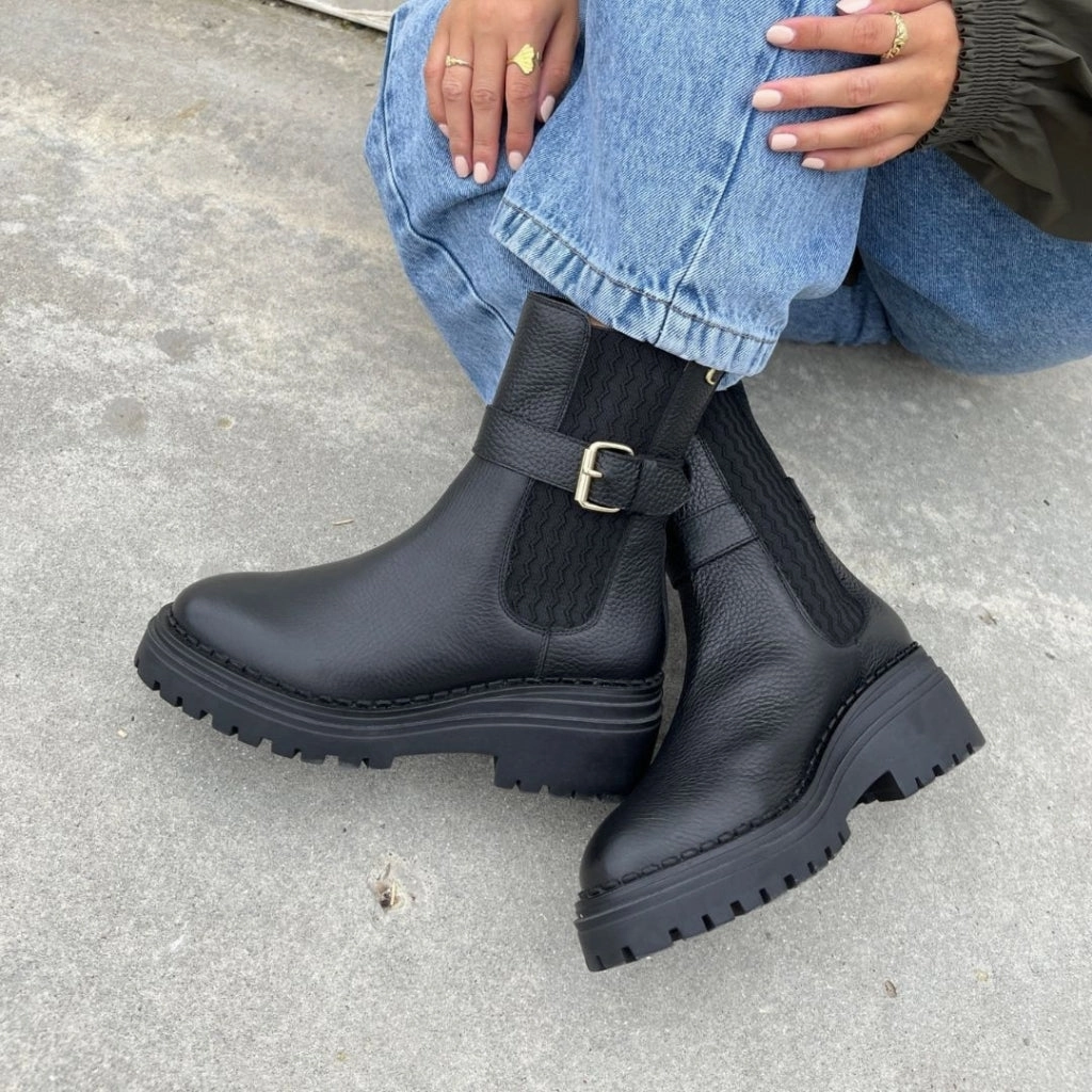 THE LOOK BOOT - BLACK
