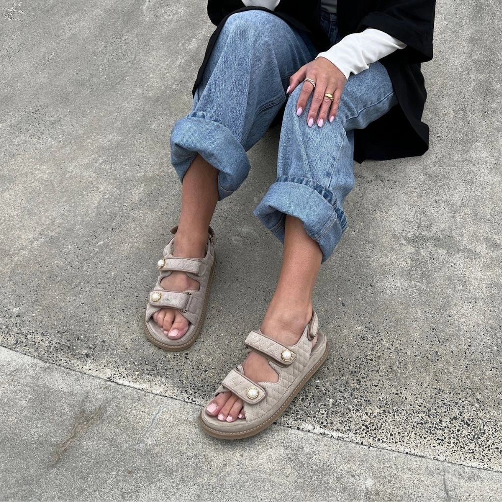 THE PEARL SANDAL - BISCUIT