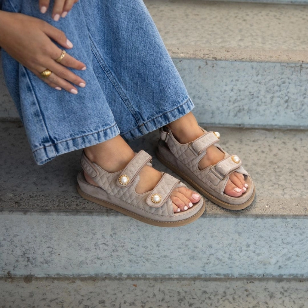 THE PEARL SANDAL - BISCUIT