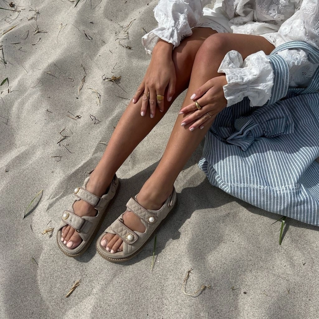THE PEARL SANDAL - BISCUIT