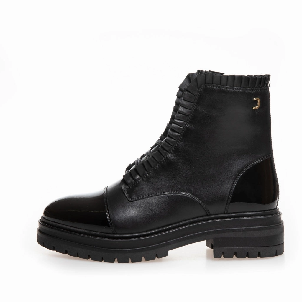 THE PRETTY COLLECTION - BLACK