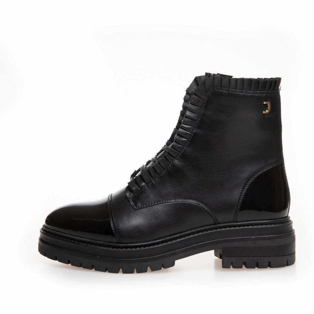 THE PRETTY COLLECTION - BLACK