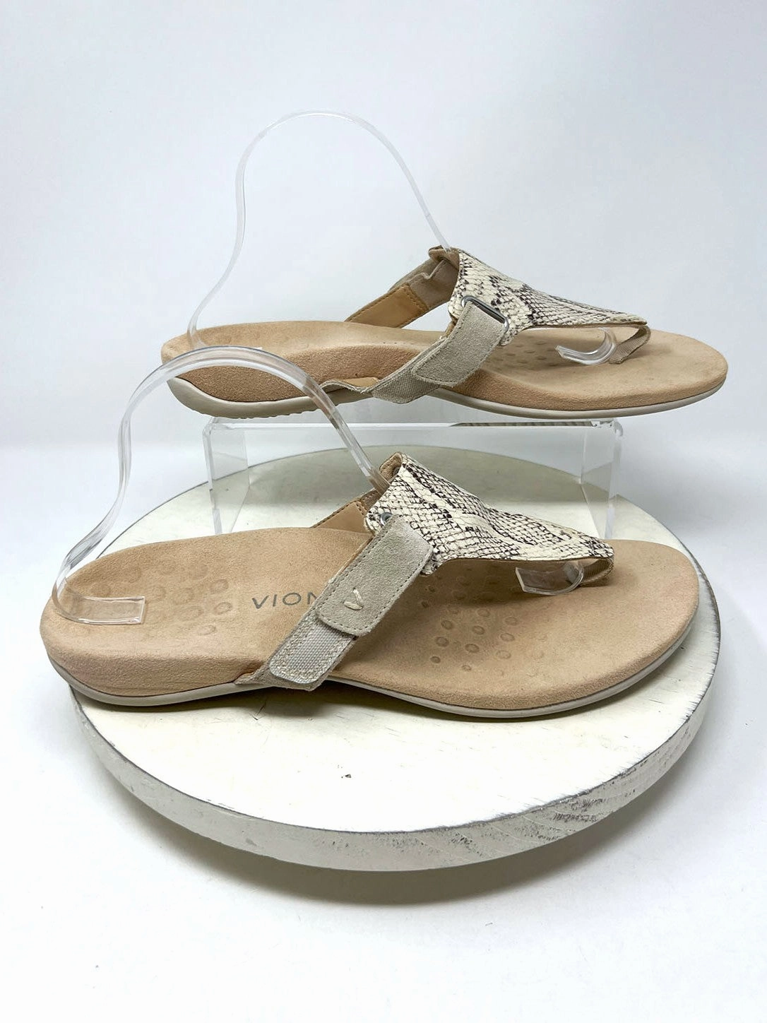 Vionic Size 12 Cream & Taupe Snakeskin Print Sandals