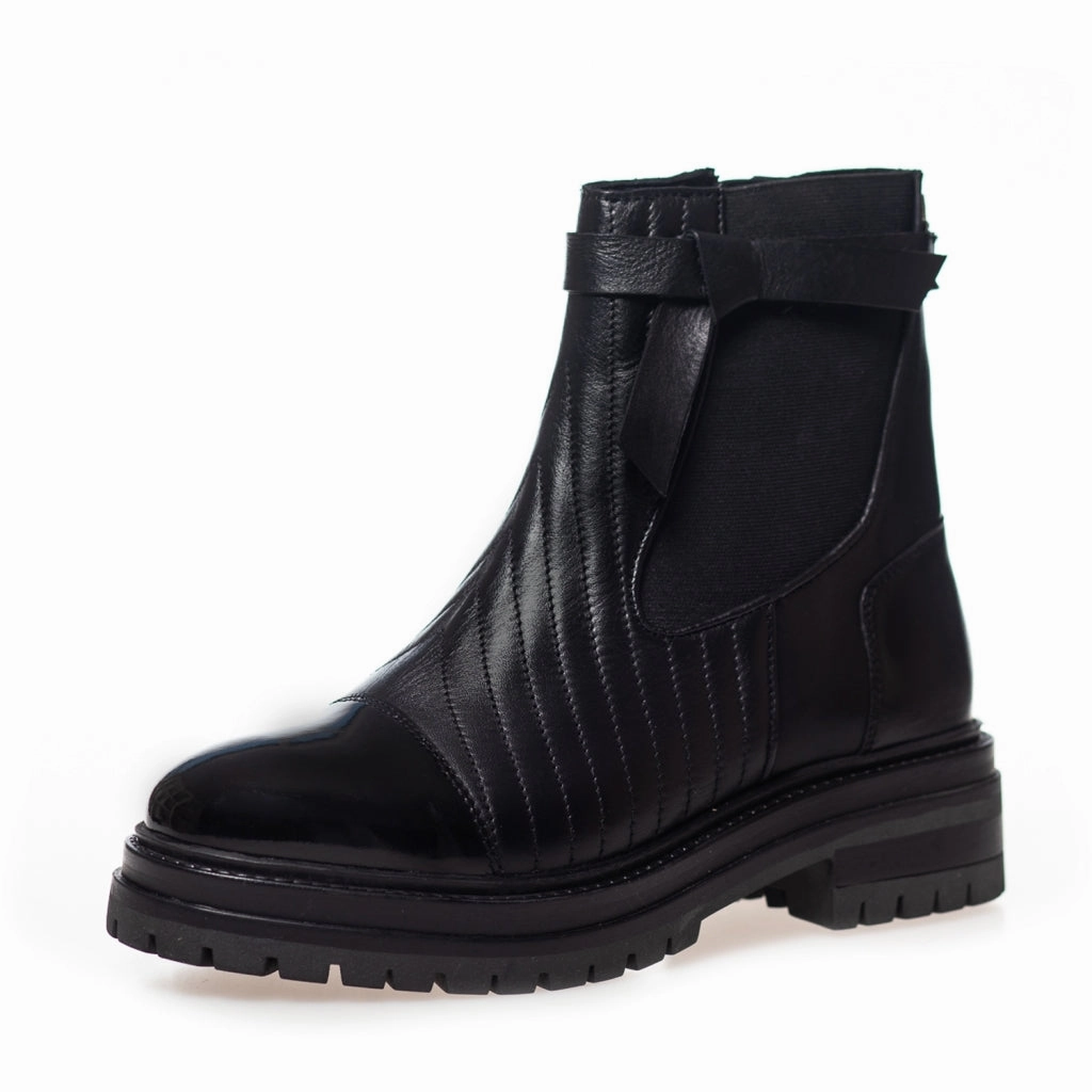 WHEN AUTUMN COMES - BLACK PATENT